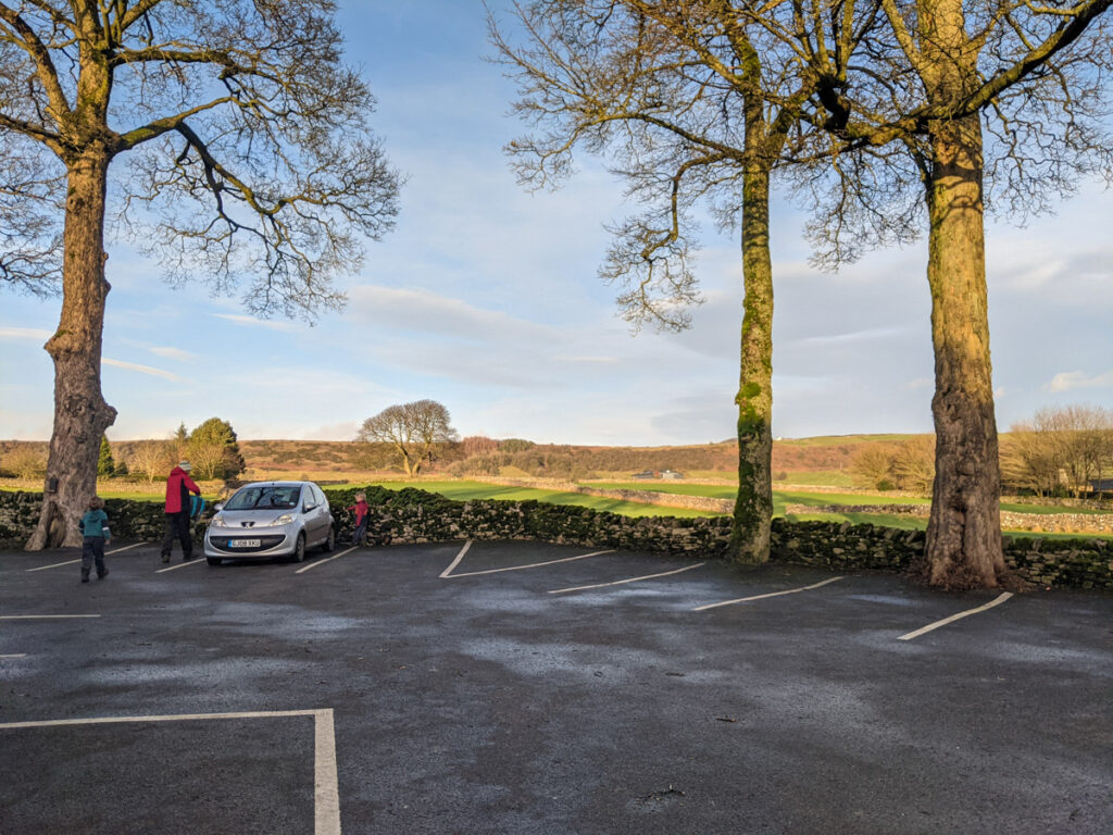 Bulls Head Foolow parking