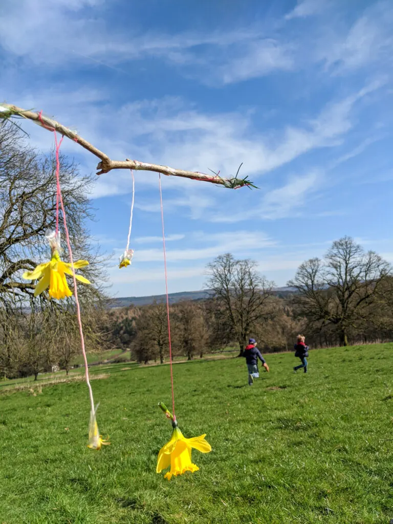 nature mobile - outdoor craft activity