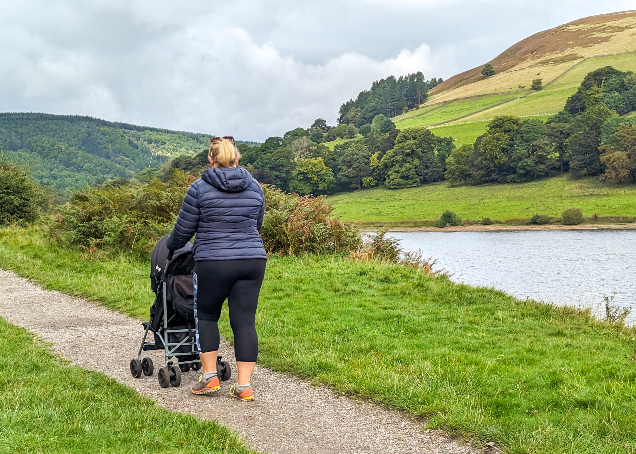 Ladybower Reservoir walk including Derwent Dam: pram friendly (9.1km, circular)