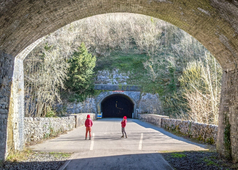 Monsal Trail circular walk